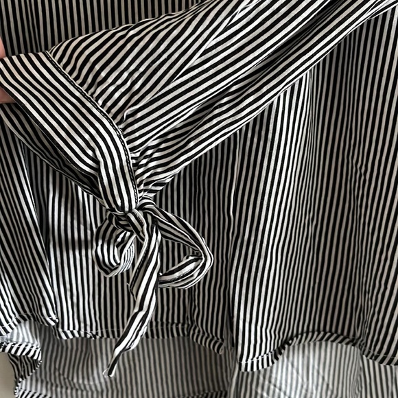 FB Sister Black and White Striped Blouse Womens M Purchased in Germany - Picture 5 of 7